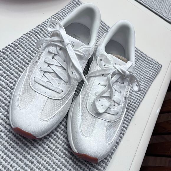 WOMEN'S Kizik London White  Athletic Sneaker US Size 7 nwot - Picture 1 of 8